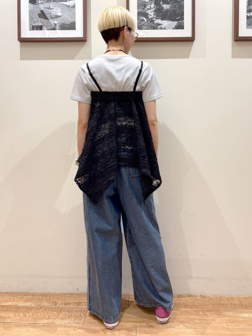 Ayumiさんの「SHOO･LA･RUE｜【2WAY】スカートにもなる イレヘム レースビスチェ」を使ったコーディネート