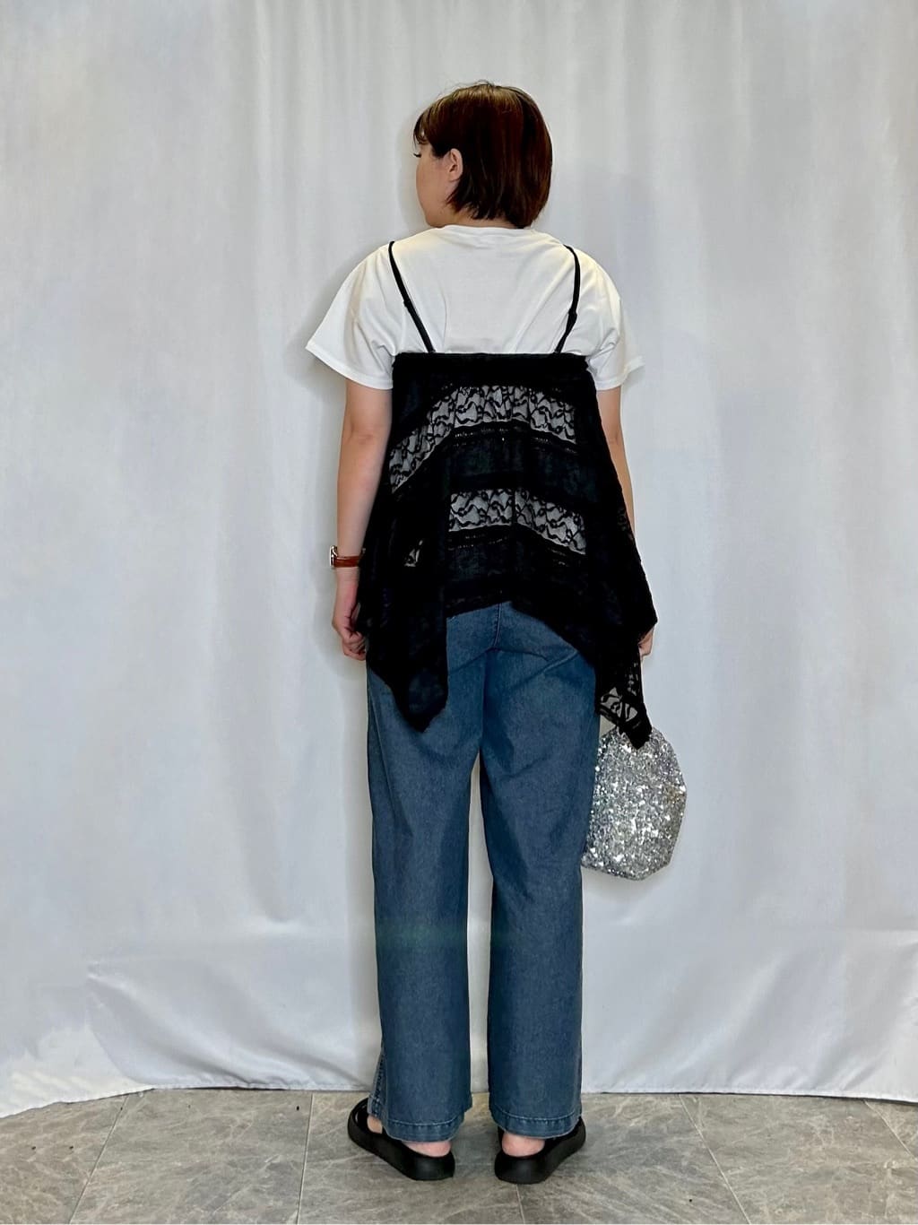 ネリさんの「SHOO･LA･RUE｜【S-LL/ひんやり/汗ジミ軽減/UVカット】グラフィックアソートTシャツ」を使ったコーディネート