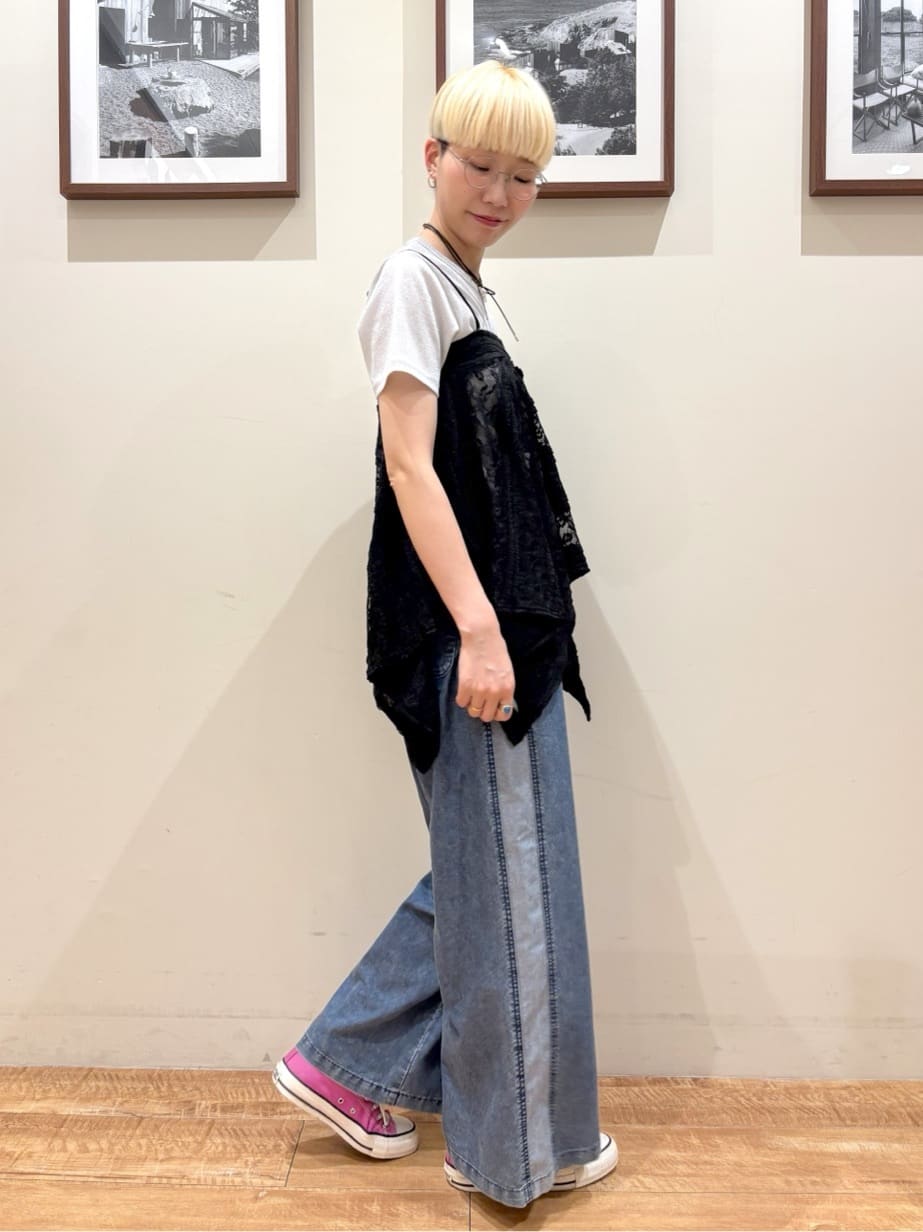 Ayumiさんの「SHOO･LA･RUE｜【2WAY】スカートにもなる イレヘム レースビスチェ」を使ったコーディネート