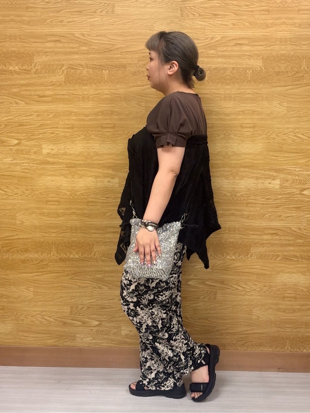 ぁむさんの「SHOO･LA･RUE｜【2WAY】スカートにもなる イレヘム レースビスチェ」を使ったコーディネート