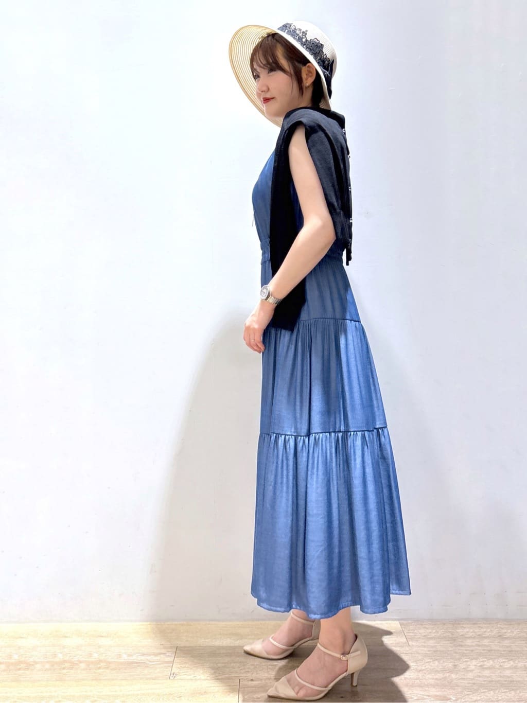 mizukiさんの「index｜《7色展開／XS-LLサイズ》ビジューボタンクルーネックカーディガン【洗濯機洗い可】」を使ったコーディネート
