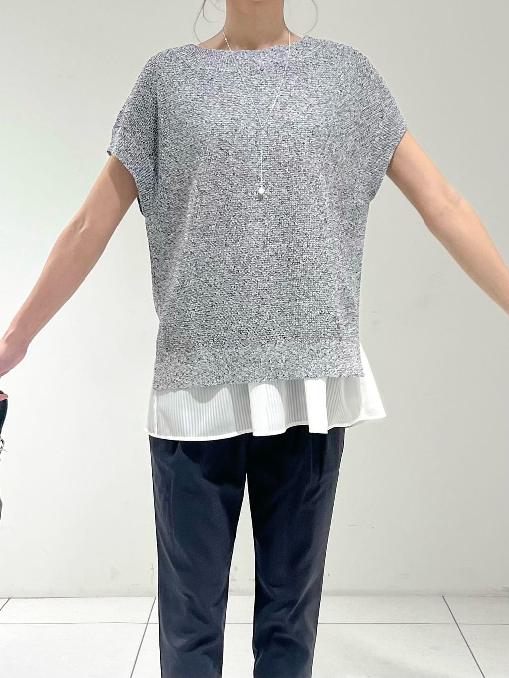 shioriさんの「INDIVI｜【洗える／レイヤードにも活躍】ペプラムインナートップス」を使ったコーディネート