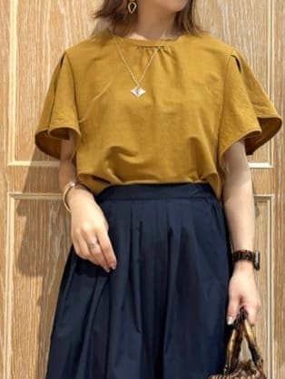 meiさんの「SHOO･LA･RUE｜【洗える/S-LL/撥水】タックギャザー フレアスカート」を使ったコーディネート