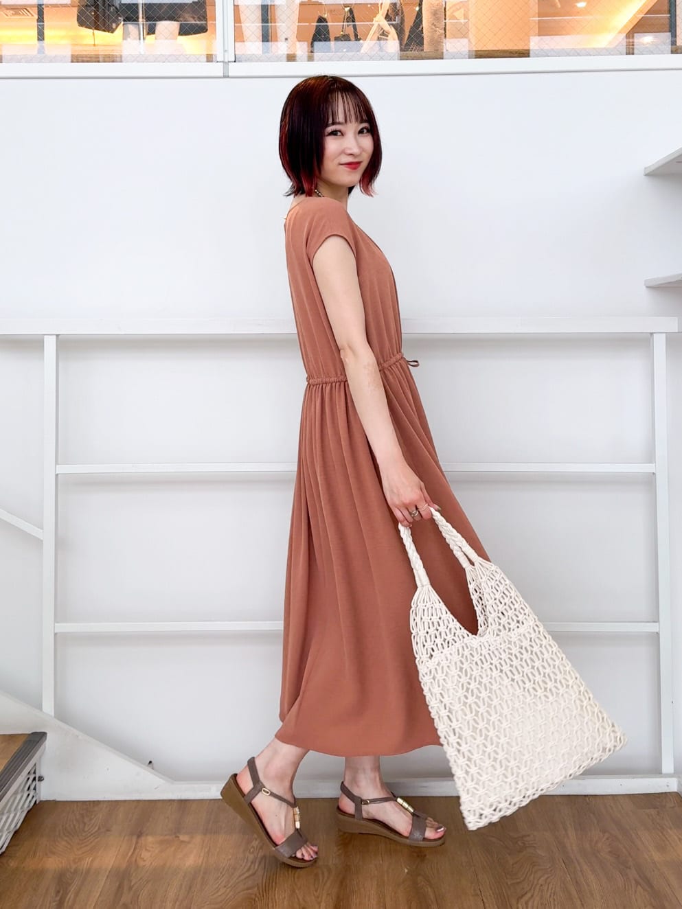 𝐜𝐡𝐢𝐤𝐚さんの「SHOO･LA･RUE｜【S-LL】さらりと1枚で決まる ジャカードワンピース」を使ったコーディネート