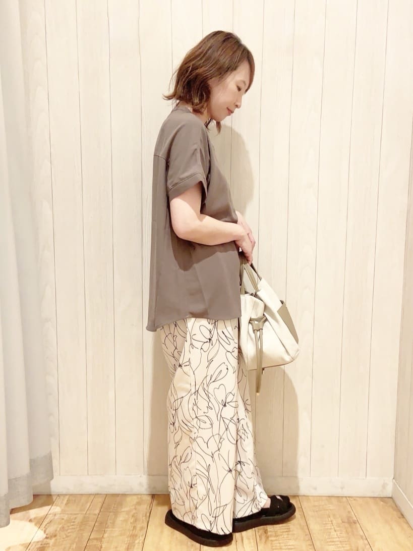 あいこさんの「SHOO･LA･RUE｜【洗える/プチプラ】大人の抜け感をプラスする バンドカラーシャツ」を使ったコーディネート