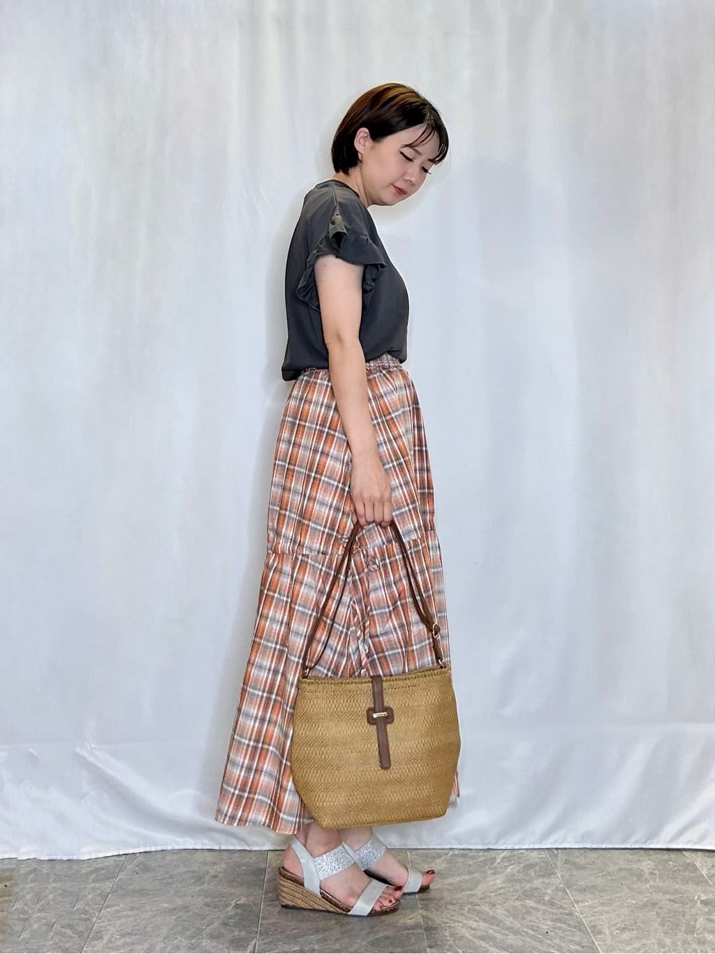 ネリさんの「SHOO･LA･RUE｜【S-LL/汗ジミ軽減/ひんやり/UVカット】フリルTシャツ」を使ったコーディネート