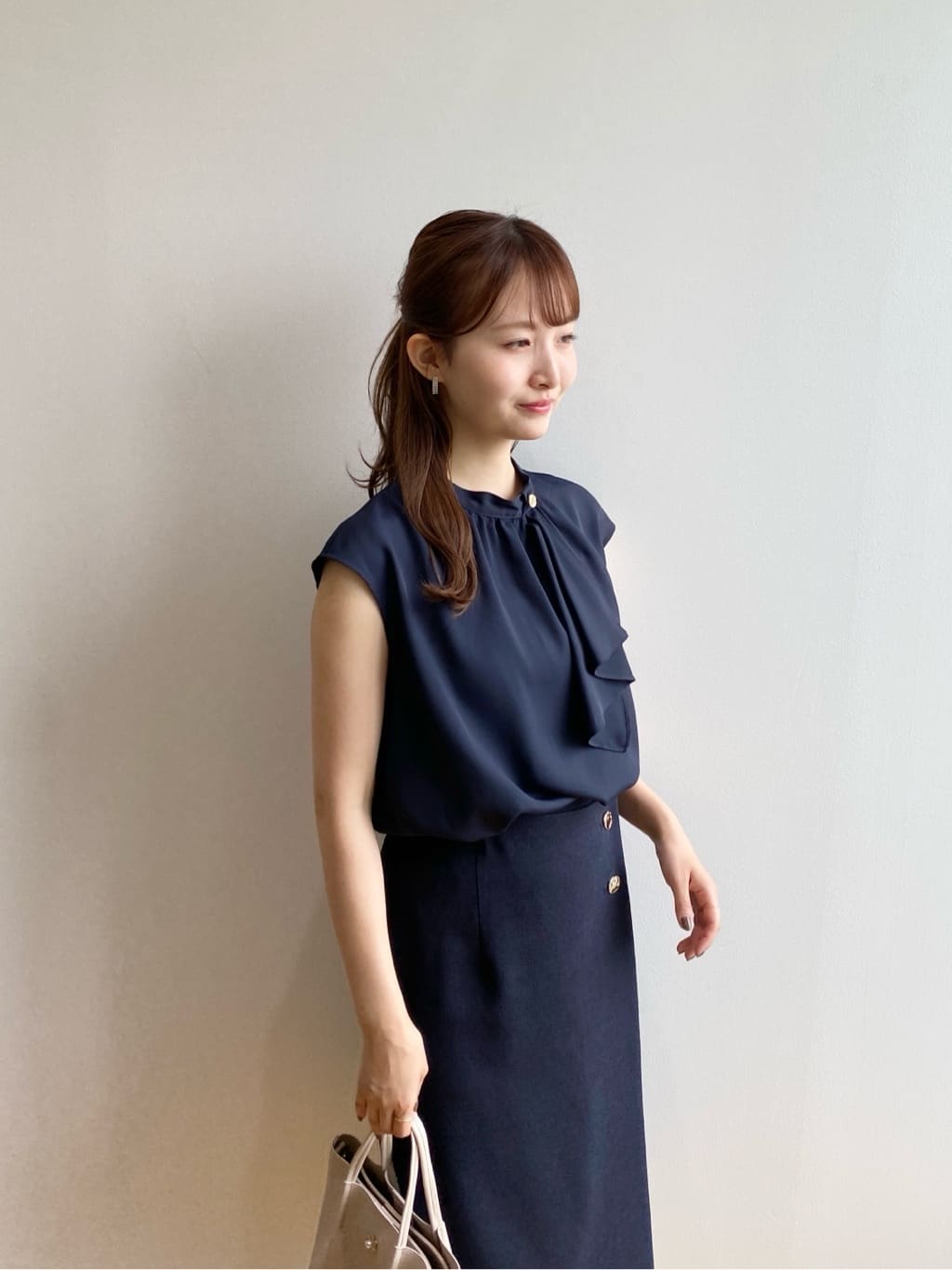 みさかさんの「index｜《丈が選べる》麻調ラップタイトスカート【洗濯機洗い可／イージーアイロン】」を使ったコーディネート