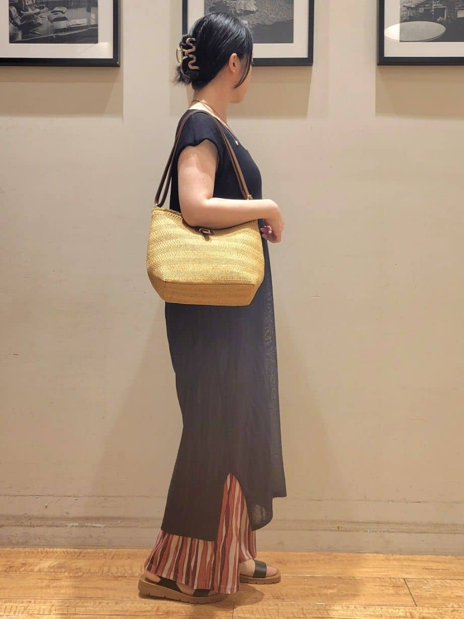 ななこさんの「SHOO･LA･RUE｜◆【洗える/S-LL】大人のシアーニットワンピース」を使ったコーディネート