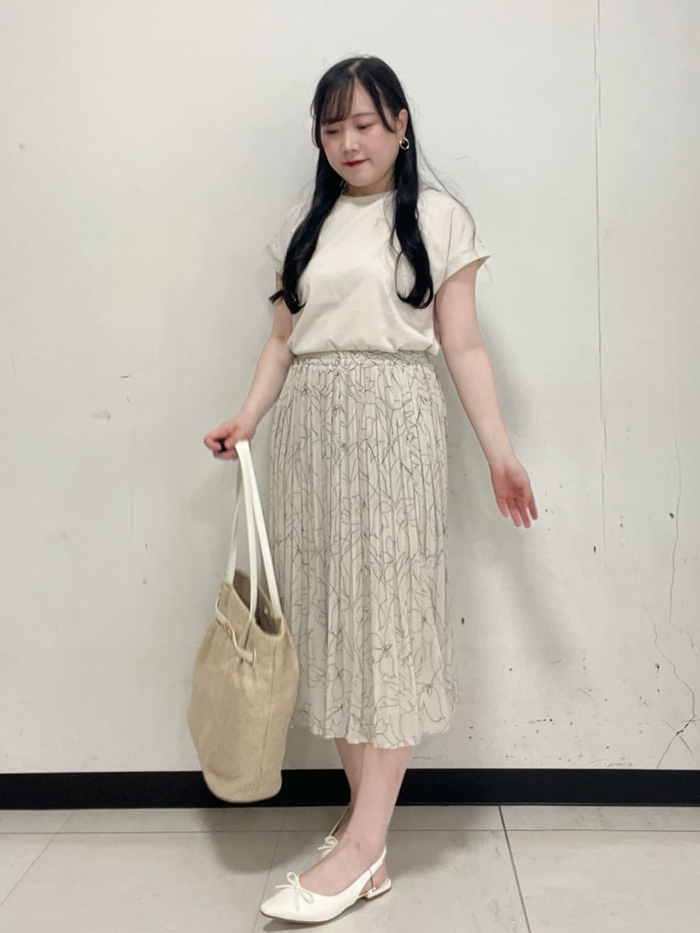 Hitomiさんの「index｜《新色追加》着丈が選べる！プリーツフレアスカート【イージーケア／防シワ／洗濯機洗い可】」を使ったコーディネート