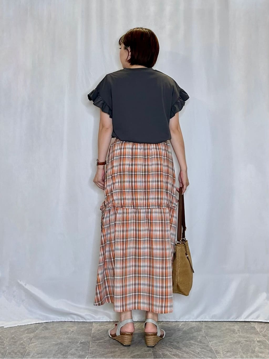 ネリさんの「SHOO･LA･RUE｜【S-LL/汗ジミ軽減/ひんやり/UVカット】フリルTシャツ」を使ったコーディネート