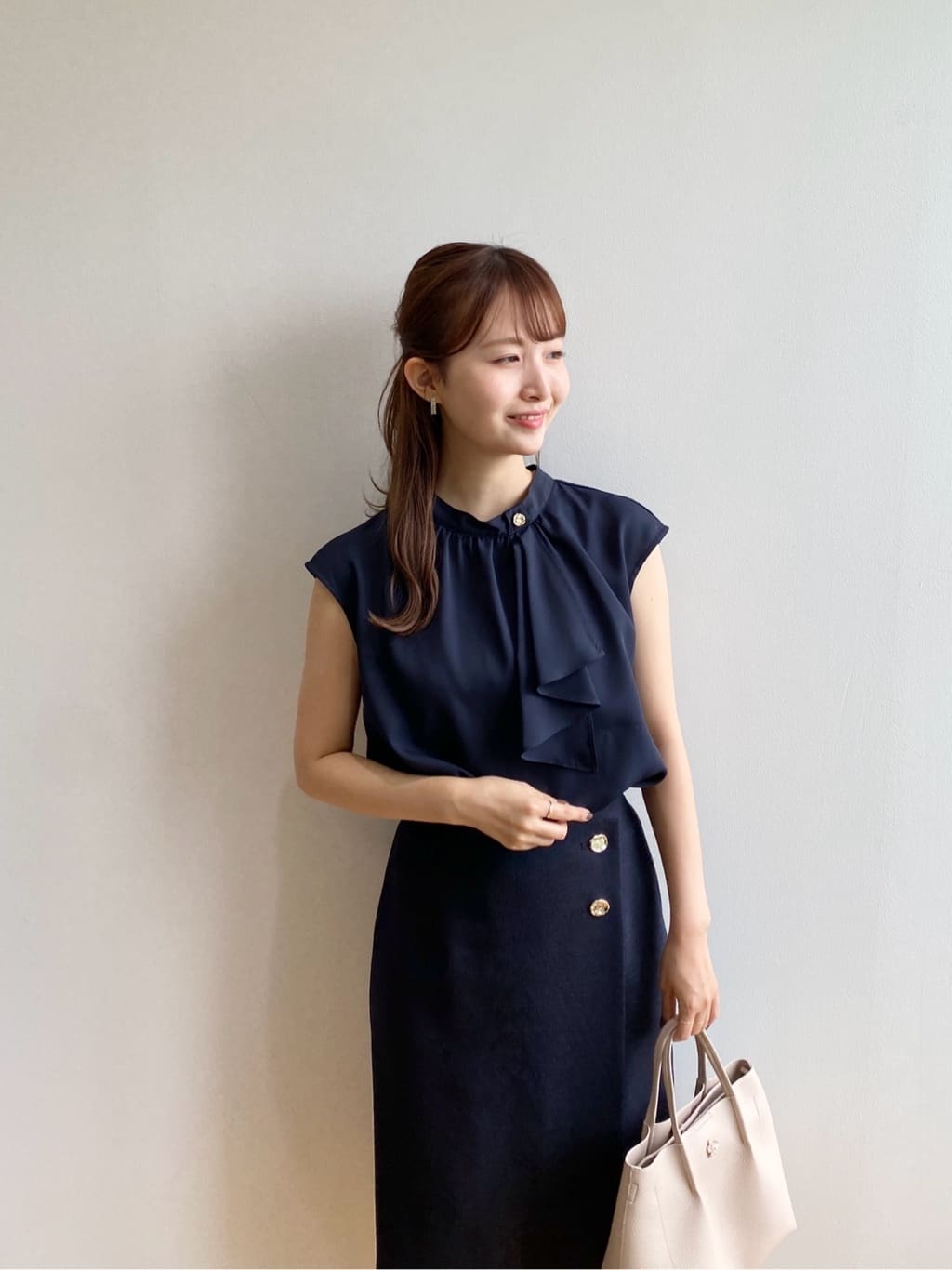 みさかさんの「index｜《丈が選べる》麻調ラップタイトスカート【洗濯機洗い可／イージーアイロン】」を使ったコーディネート