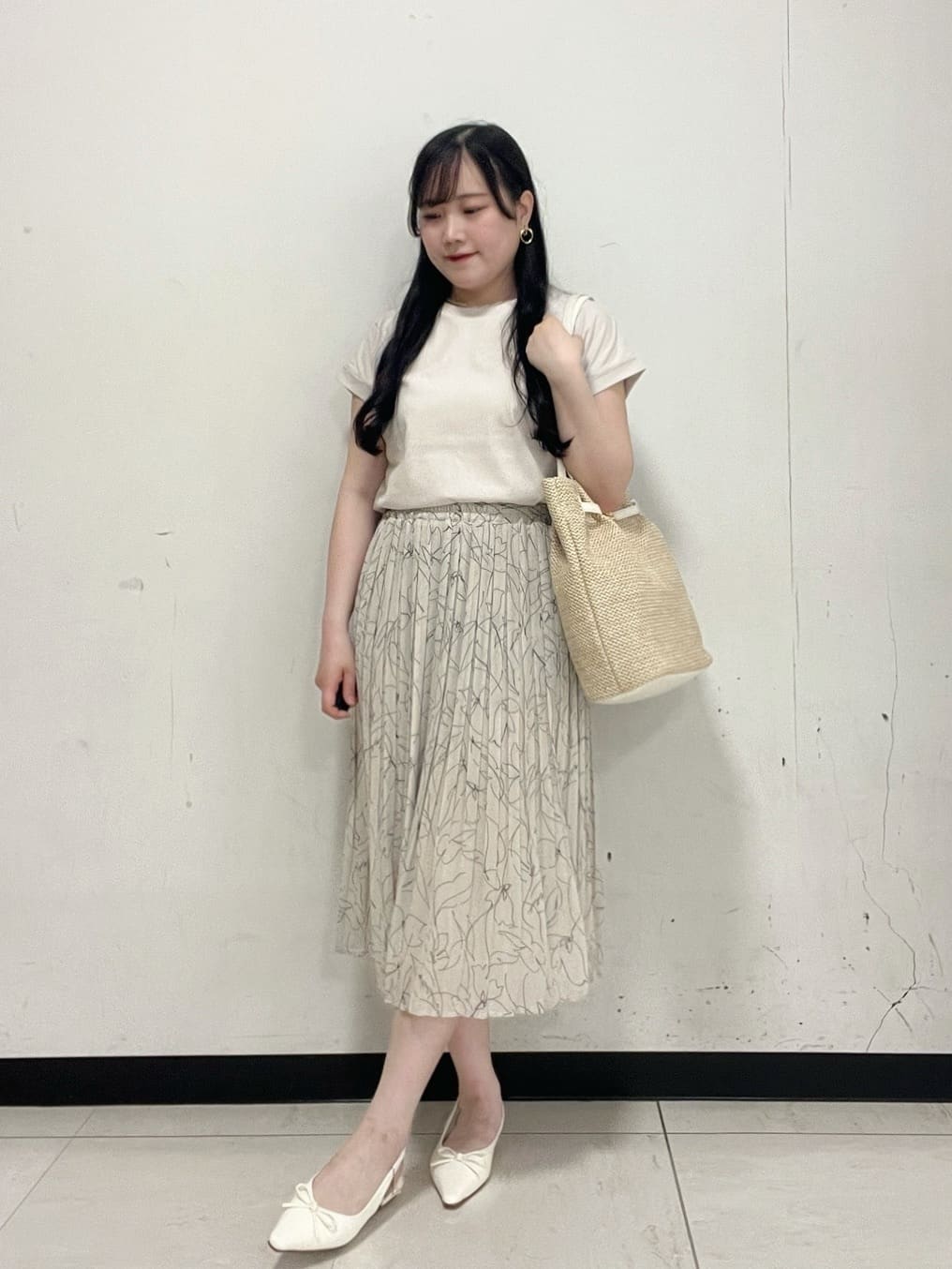 Hitomiさんの「index｜《新色追加》着丈が選べる！プリーツフレアスカート【イージーケア／防シワ／洗濯機洗い可】」を使ったコーディネート