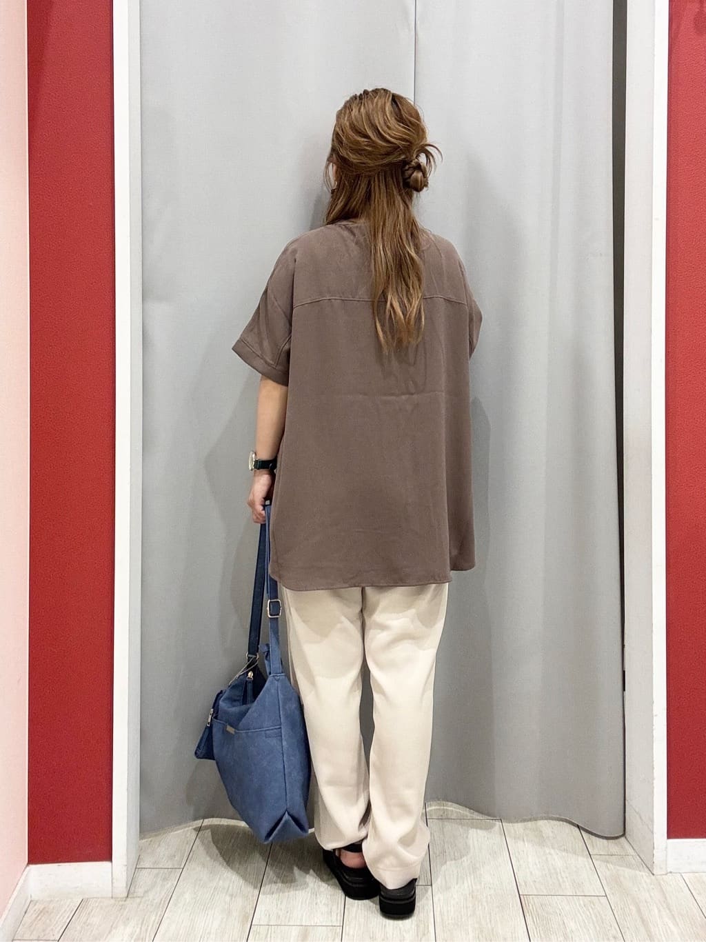 shioさんの「SHOO･LA･RUE｜【洗える/プチプラ】大人の抜け感をプラスする バンドカラーシャツ」を使ったコーディネート