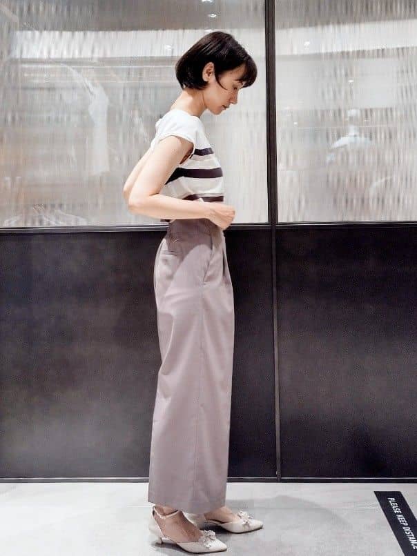 miuraさんの「index｜ラップストレートパンツ【接触冷感／抗ピル／洗濯機洗い可／イージーアイロン】」を使ったコーディネート