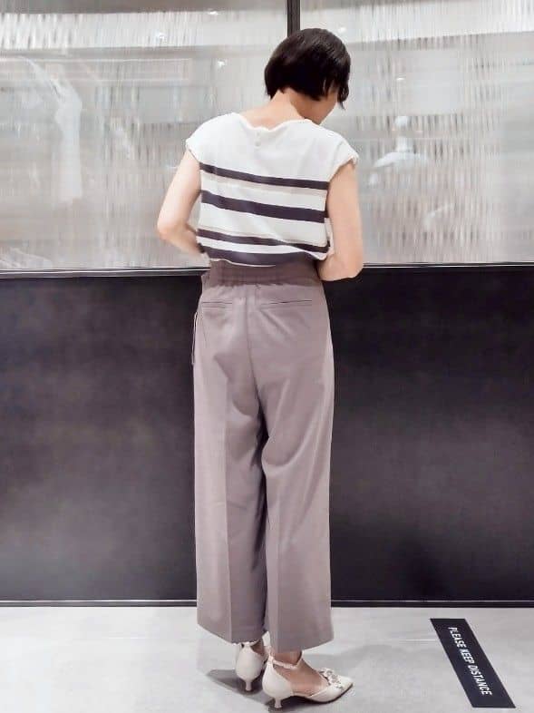 miuraさんの「index｜ラップストレートパンツ【接触冷感／抗ピル／洗濯機洗い可／イージーアイロン】」を使ったコーディネート
