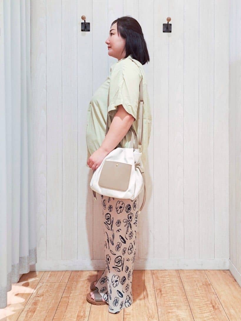 kotomiさんの「SHOO･LA･RUE｜【洗濯機可/柄が選べる】さらさら楽ちん プリーツ ワイドパンツ」を使ったコーディネート