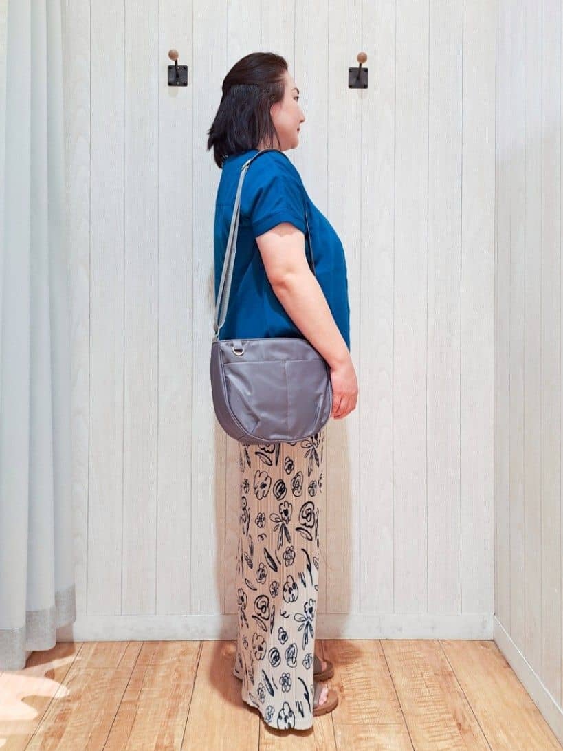 kotomiさんの「SHOO･LA･RUE｜【洗える/プチプラ】大人の抜け感をプラスする バンドカラーシャツ」を使ったコーディネート