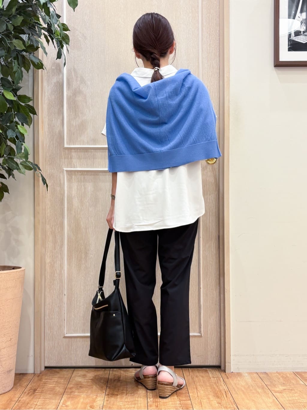 なみさんの「SHOO･LA･RUE｜【洗える/S-LL/プチプラ】さらっとすっきりきれい見え スキッパーブラウス」を使ったコーディネート