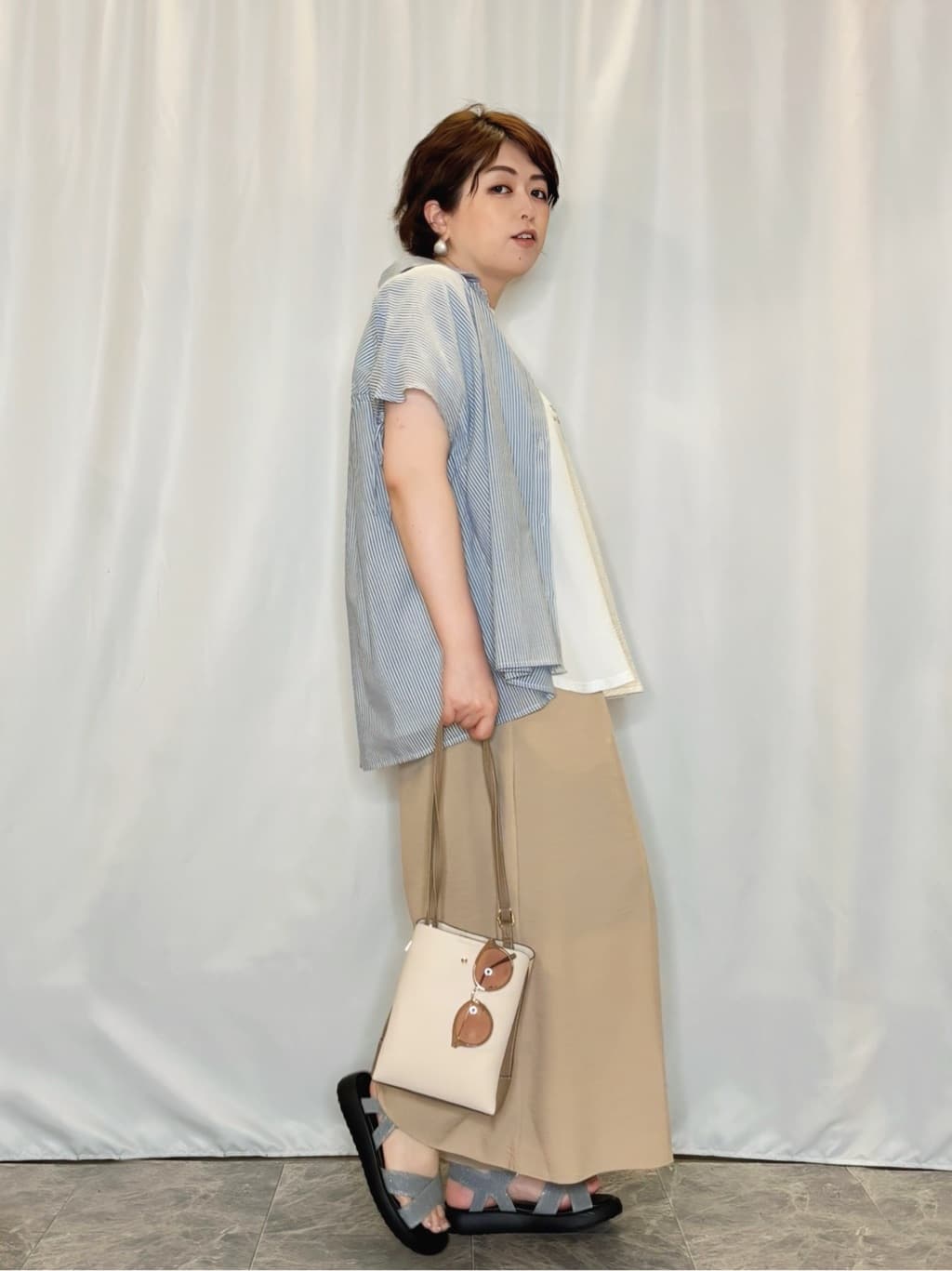 たみさんの「SHOO･LA･RUE｜【S-LL/ひんやり】さらっとタッチできれい見え ピンタックスカーチョ」を使ったコーディネート