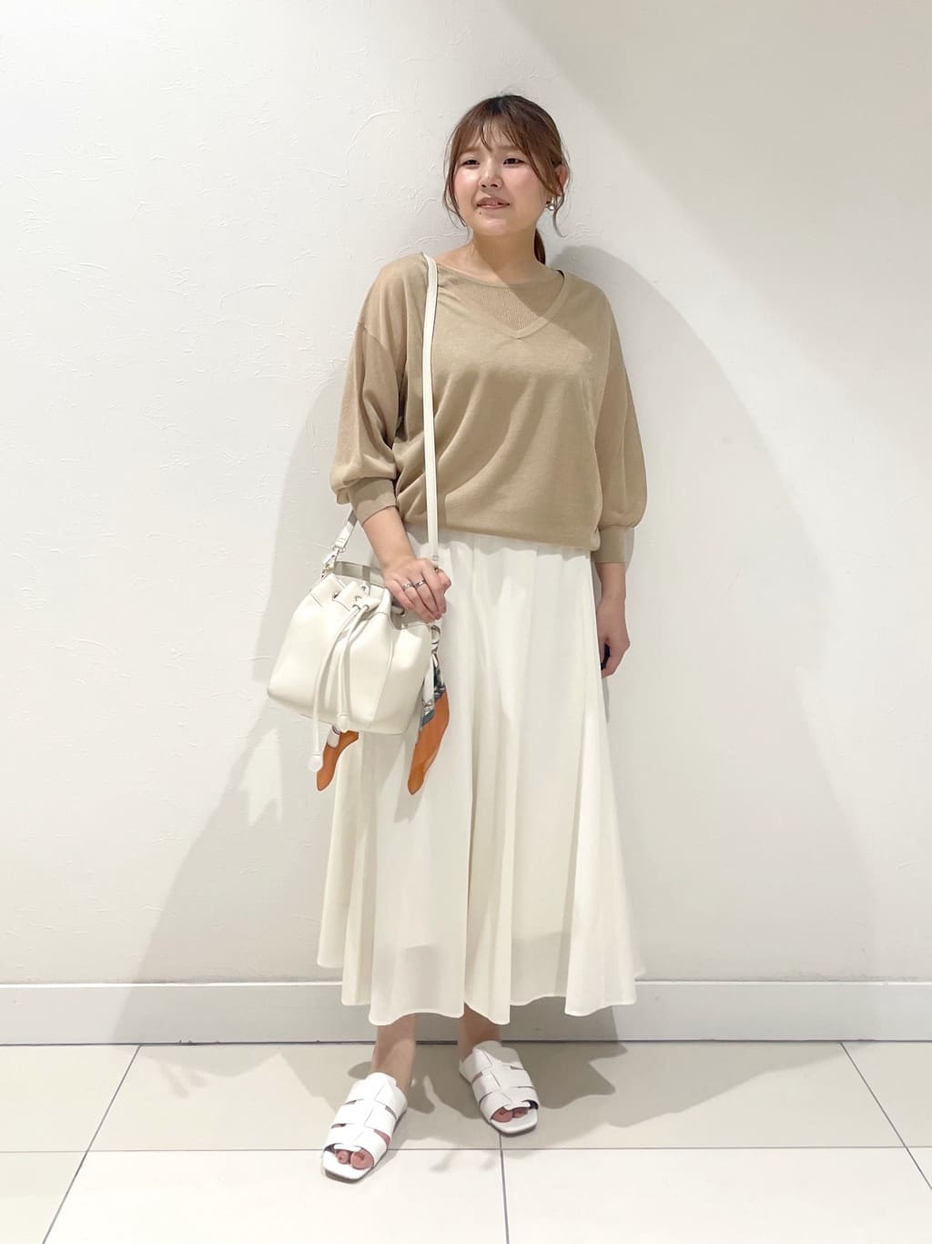 YUUKIさんの「INDIVI｜◆【大人シアーラメ】きれいめニットカーディガン」を使ったコーディネート