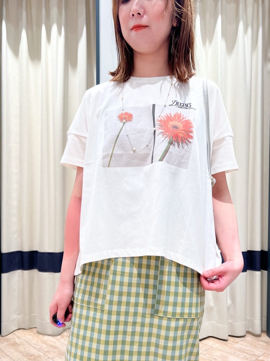 SAYAKAさんの「grove｜◆楽ちんときれいを両立 ハイパーナロースカート」を使ったコーディネート