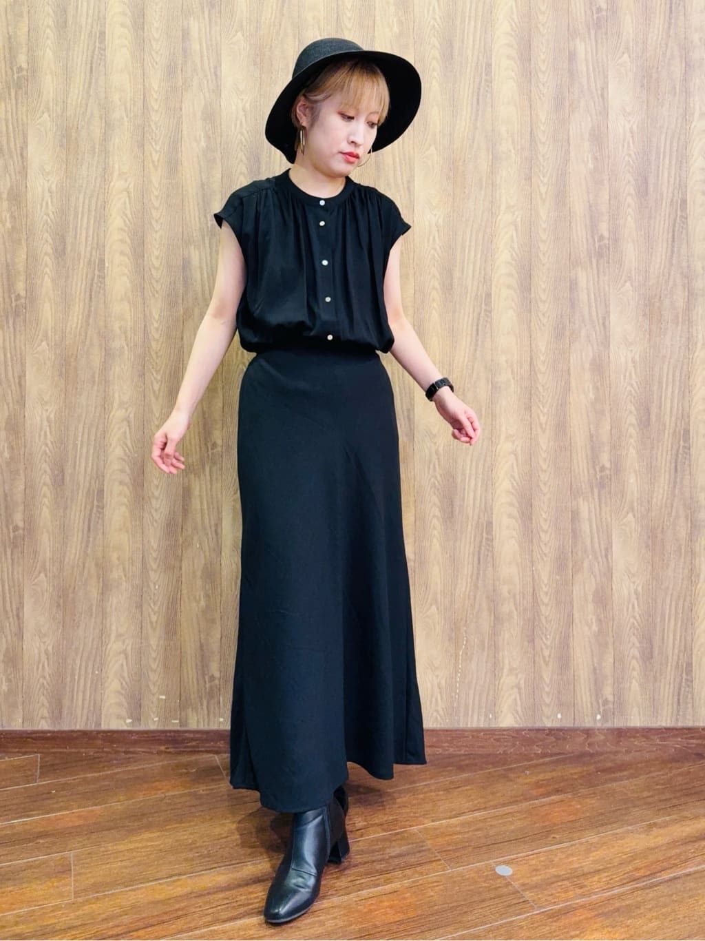 ちばみさんの「SHOO･LA･RUE｜【S-LL/洗濯後しわになりにくい】上品にきれい見え スラブギャザーブラウス」を使ったコーディネート
