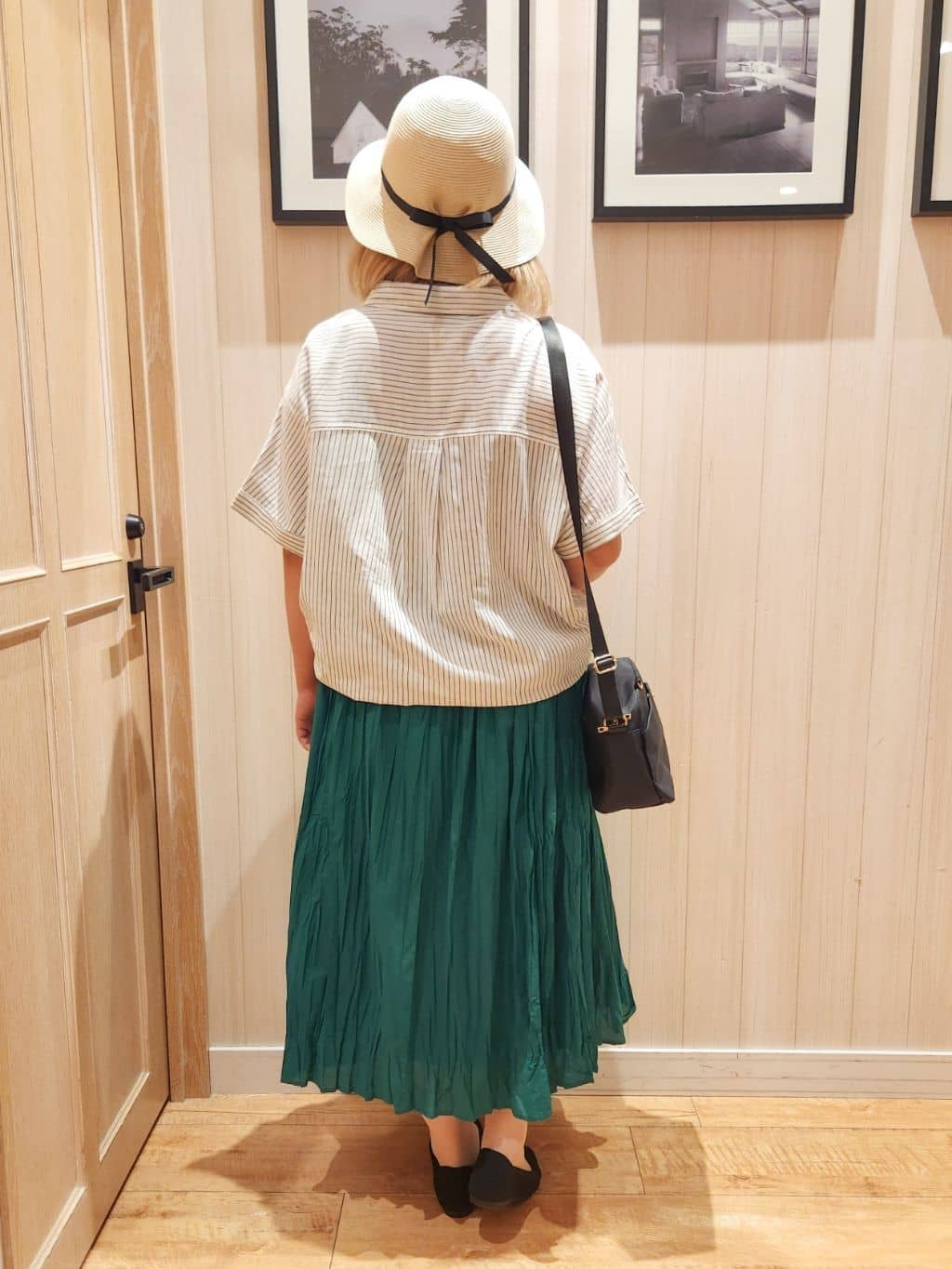 れーやんさんの「SHOO･LA･RUE｜【S-LL/UV/接触冷感/抗菌防臭】体型を自然にカバー フレンチリネンブレンド襟付ドルマンシャツ」を使ったコーディネート