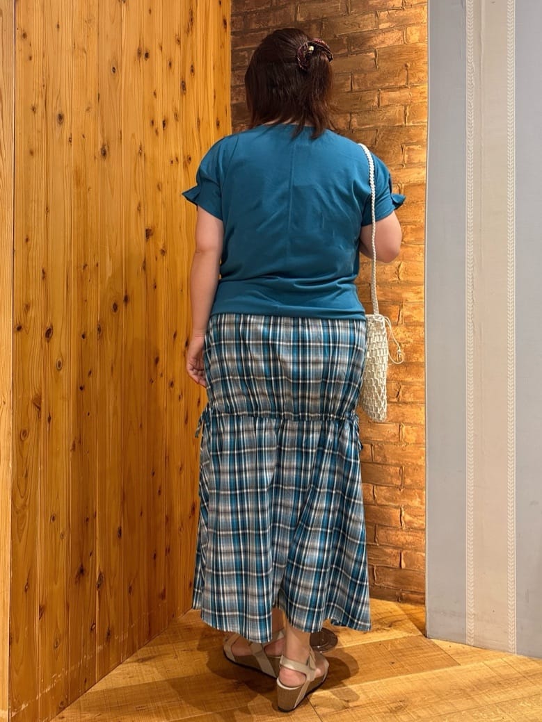 ゆかぴさんの「SHOO･LA･RUE｜【S-LL/UV/プチプラ】お袖タックで好印象 デザインTシャツ」を使ったコーディネート