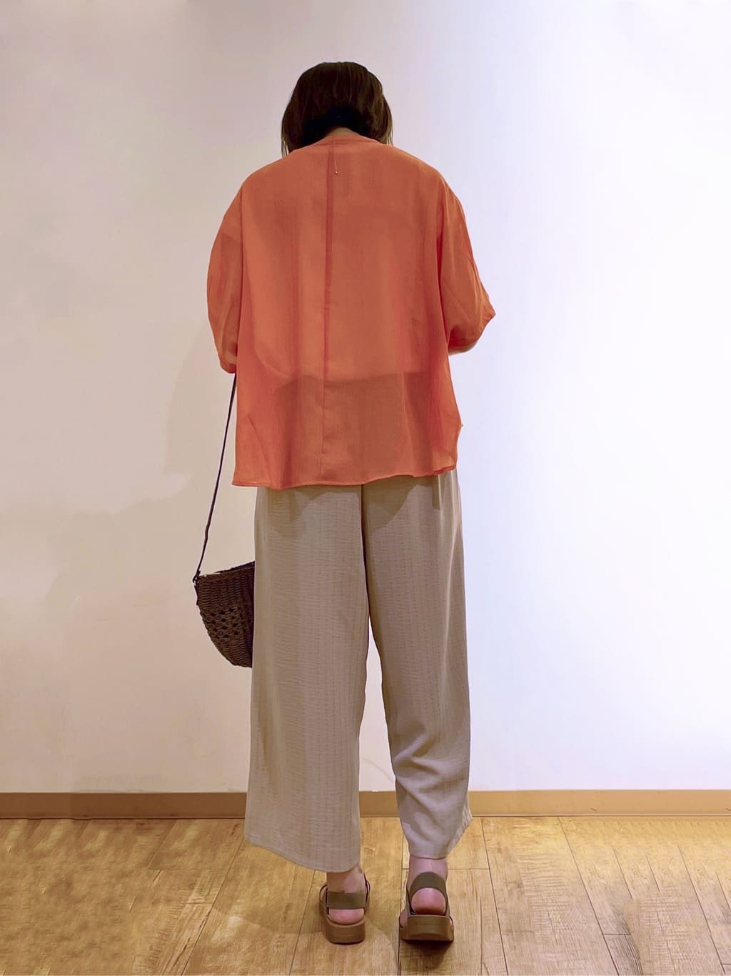 Hidemiさんの「SHOO･LA･RUE｜アンクルゴムフラットサンダル」を使ったコーディネート