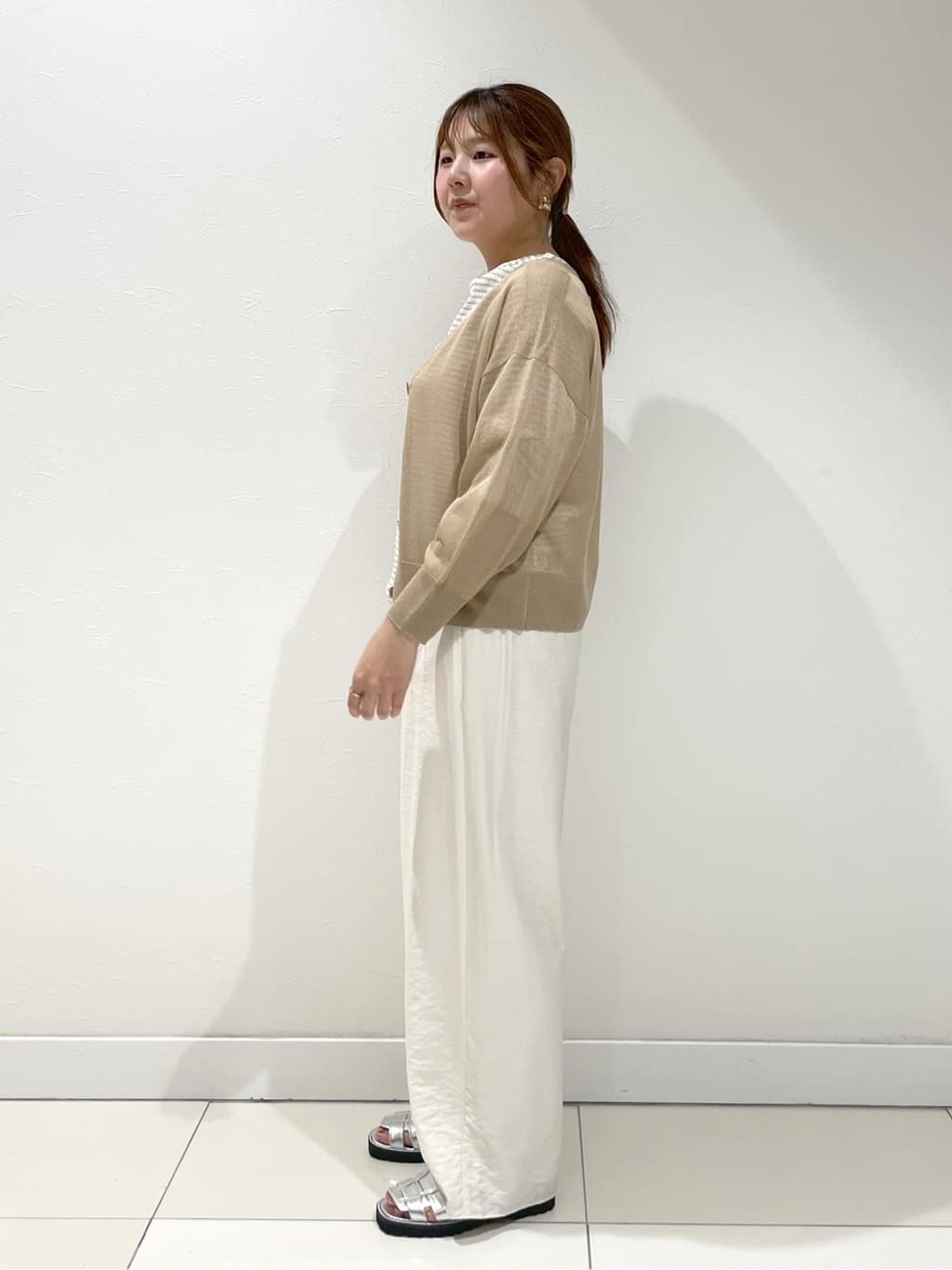 YUUKIさんの「INDIVI｜◆【洗える／吸水速乾／UVケア】ねじりデザイン袖カットソー」を使ったコーディネート