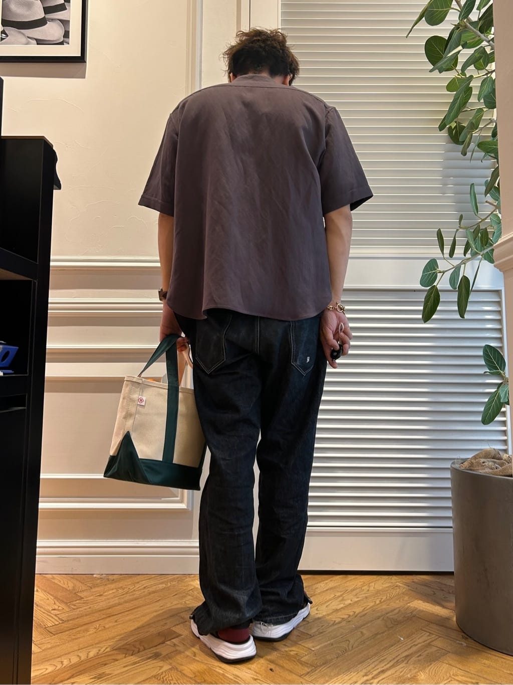 須田　慎二郎さんの「DRESSTERIOR｜」を使ったコーディネート