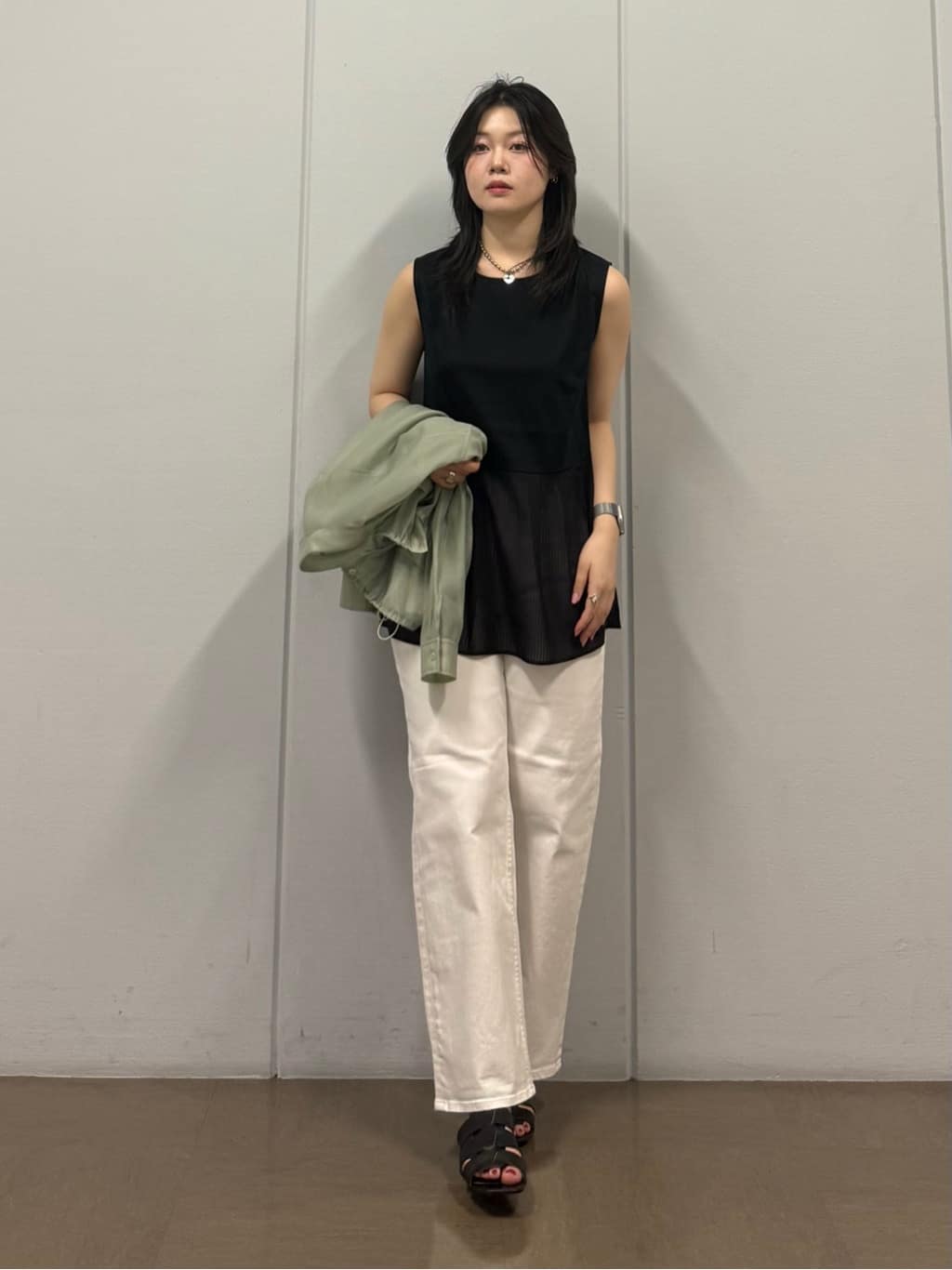 mizukiさんの「INDIVI｜【洗える／レイヤードにも活躍】ペプラムインナートップス」を使ったコーディネート