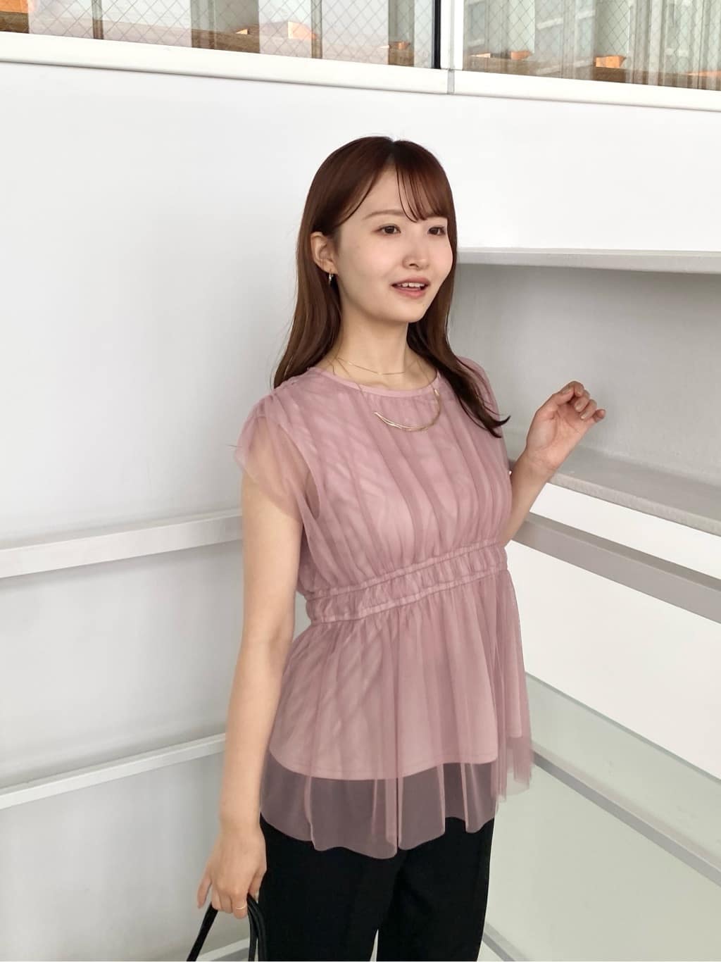 みさかさんの「index｜ストレッチテーパードパンツ【洗濯機洗い可／吸水速乾／防シワ】」を使ったコーディネート