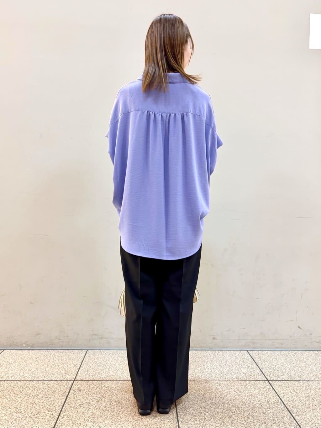 HaNeさんの「THE SHOP TK｜麻調ピンタックワイドパンツ【洗濯機OK】」を使ったコーディネート