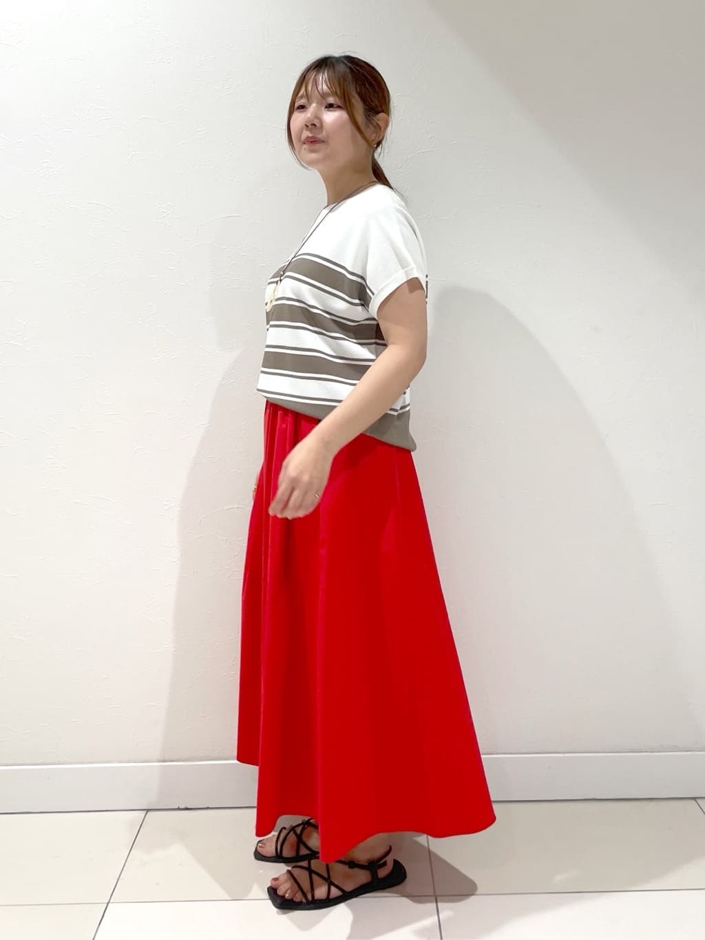 YUUKIさんの「INDIVI｜◆新色登場！【洗える／清涼感】レーヨンストレッチ フレンチスリーブニット」を使ったコーディネート
