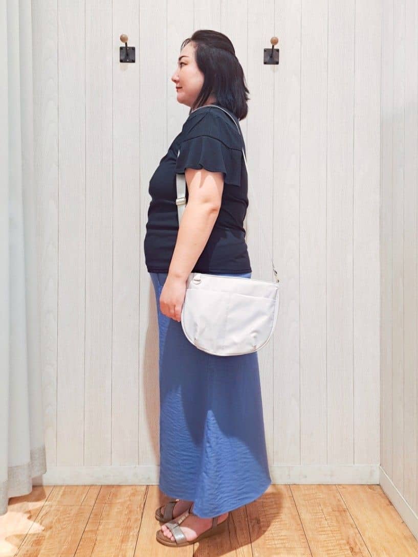 kotomiさんの「SHOO･LA･RUE｜【S-LL/ひんやり】さらっとタッチできれい見え ピンタックスカーチョ」を使ったコーディネート
