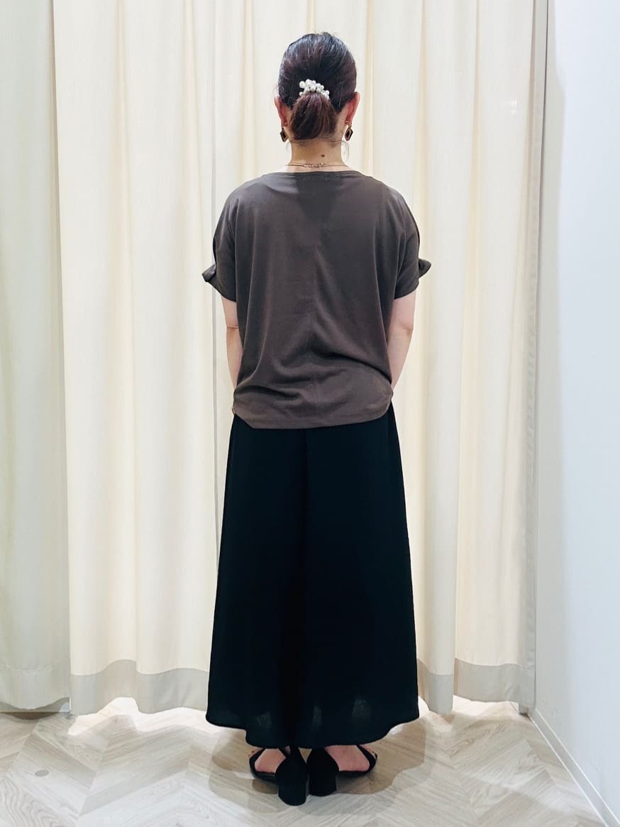 ちはるさんの「SHOO･LA･RUE｜【S-LL/UV/プチプラ】お袖タックで好印象 デザインTシャツ」を使ったコーディネート