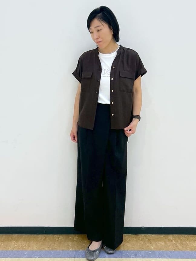 su.さんの「index｜ダブルポケットスキッパーブラウス【洗濯機洗い可／イージーアイロン】」を使ったコーディネート