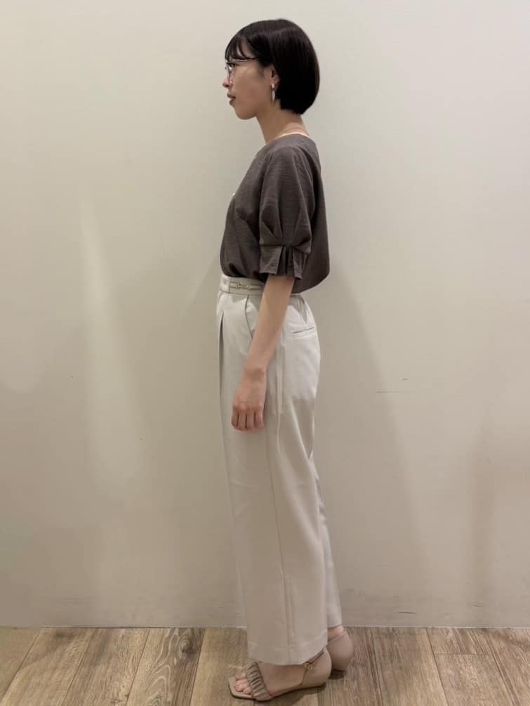 honamiさんの「index｜《8色展開／XS-LLサイズ》タックパフスリーブブラウス【洗濯機洗い可／吸水速乾／防シワ／抗ピル】」を使ったコーディネート