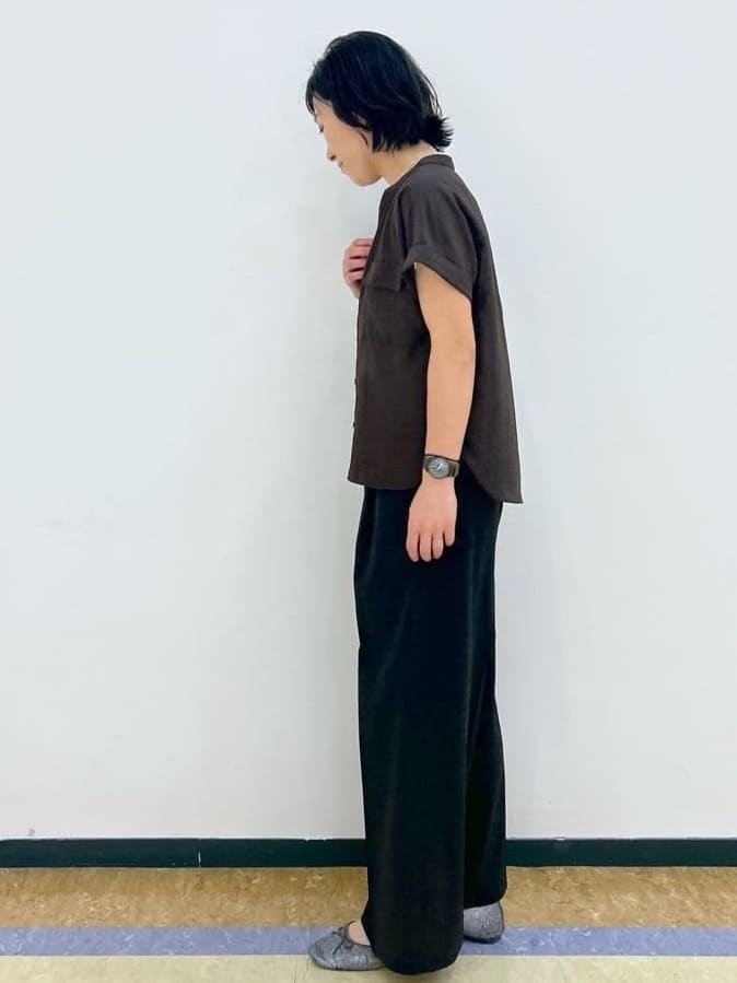 su.さんの「index｜ダブルポケットスキッパーブラウス【洗濯機洗い可／イージーアイロン】」を使ったコーディネート