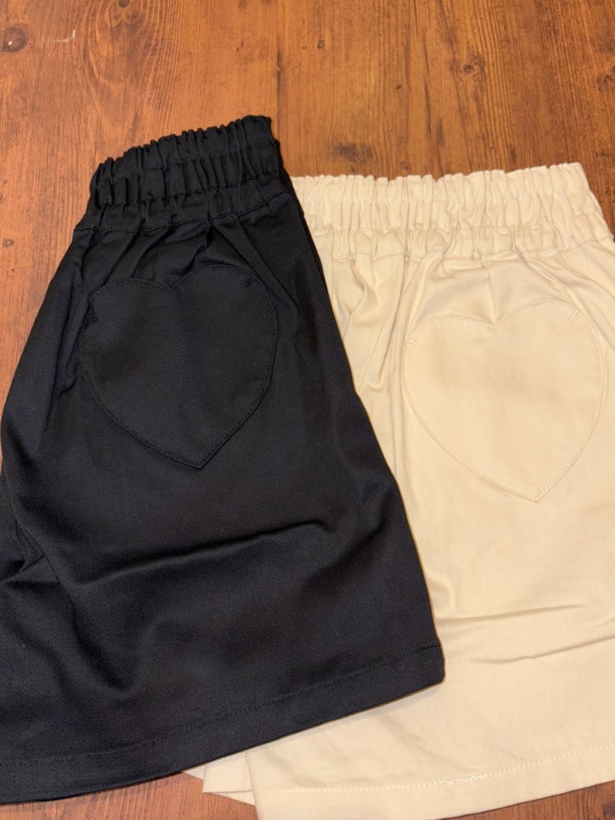 ririma55saiさんの「SHOO･LA･RUE｜【130-150cm】ハートモチーフに心ときめく ハイウエストショートパンツ」を使ったコーディネート