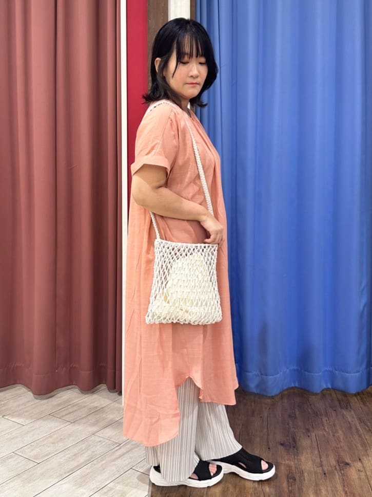 Meeさんの「SHOO･LA･RUE｜◆【洗える/S-LL】色違いで揃えたい テレコリブタンクトップ」を使ったコーディネート