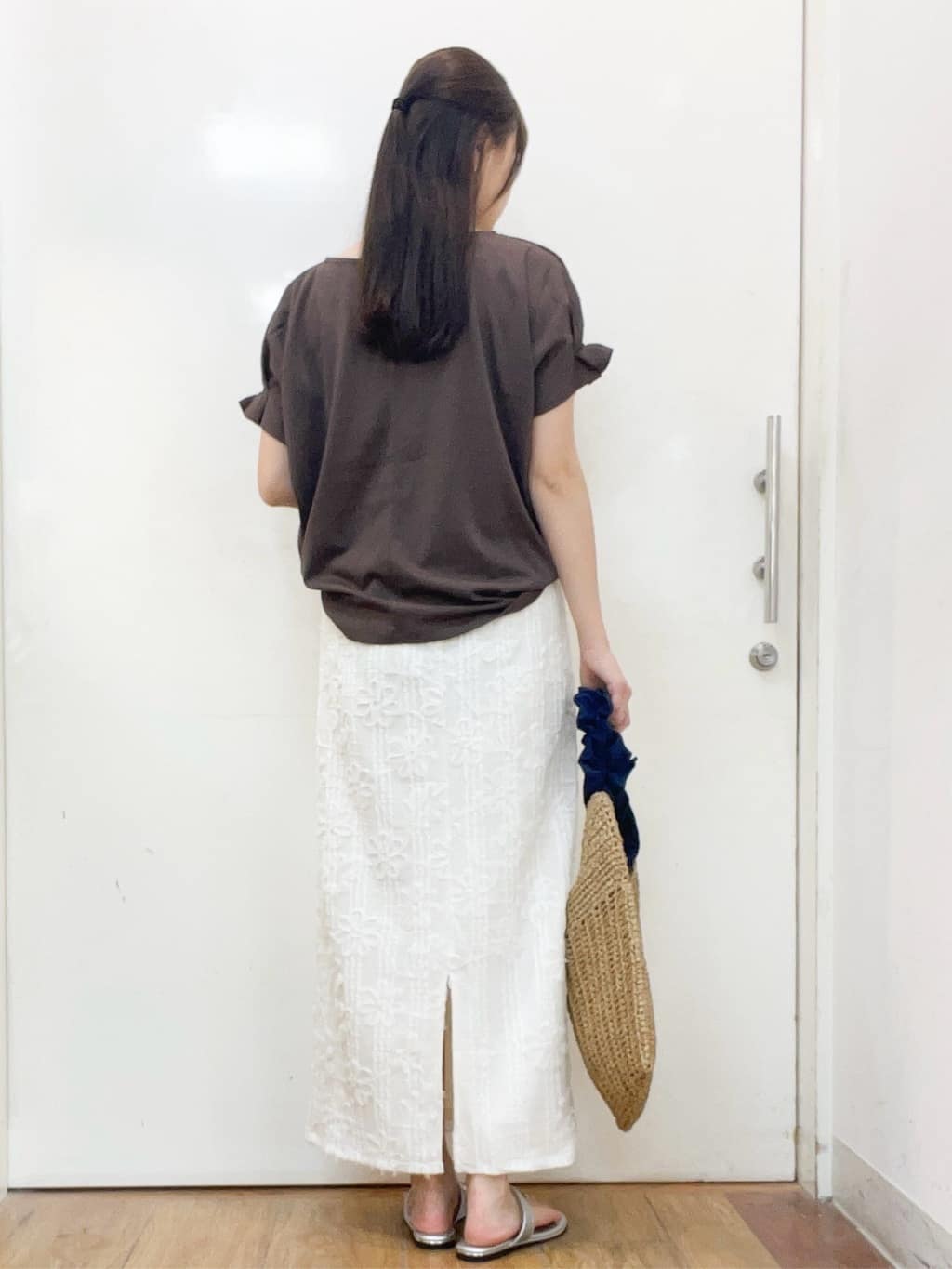 sakiさんの「SHOO･LA･RUE｜【S-LL/UV/プチプラ】お袖タックで好印象 デザインTシャツ」を使ったコーディネート