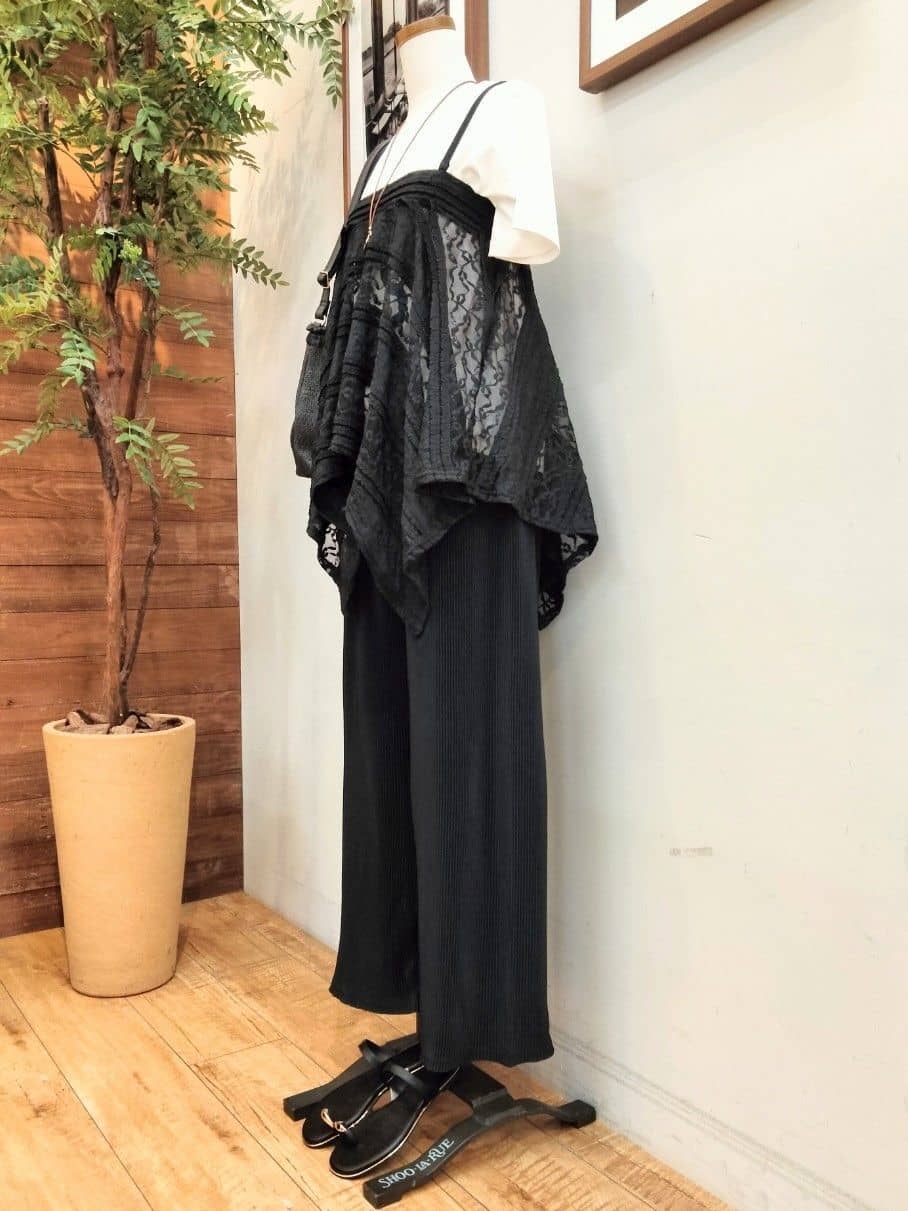 うっちーさんの「SHOO･LA･RUE｜【S-LL/ひんやり/汗ジミ軽減/UVカット】グラフィックアソートTシャツ」を使ったコーディネート