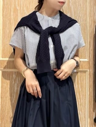 meiさんの「SHOO･LA･RUE｜【洗える/S-LL/撥水】タックギャザー フレアスカート」を使ったコーディネート