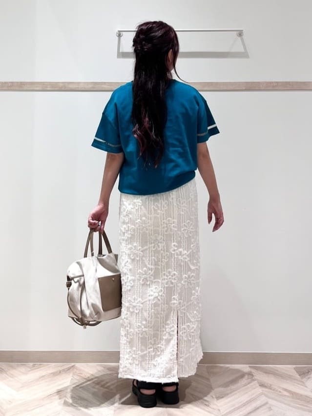 nanaさんの「SHOO･LA･RUE｜◆【高レビュー】スポーティで上品 大人のためのテープスポサン」を使ったコーディネート