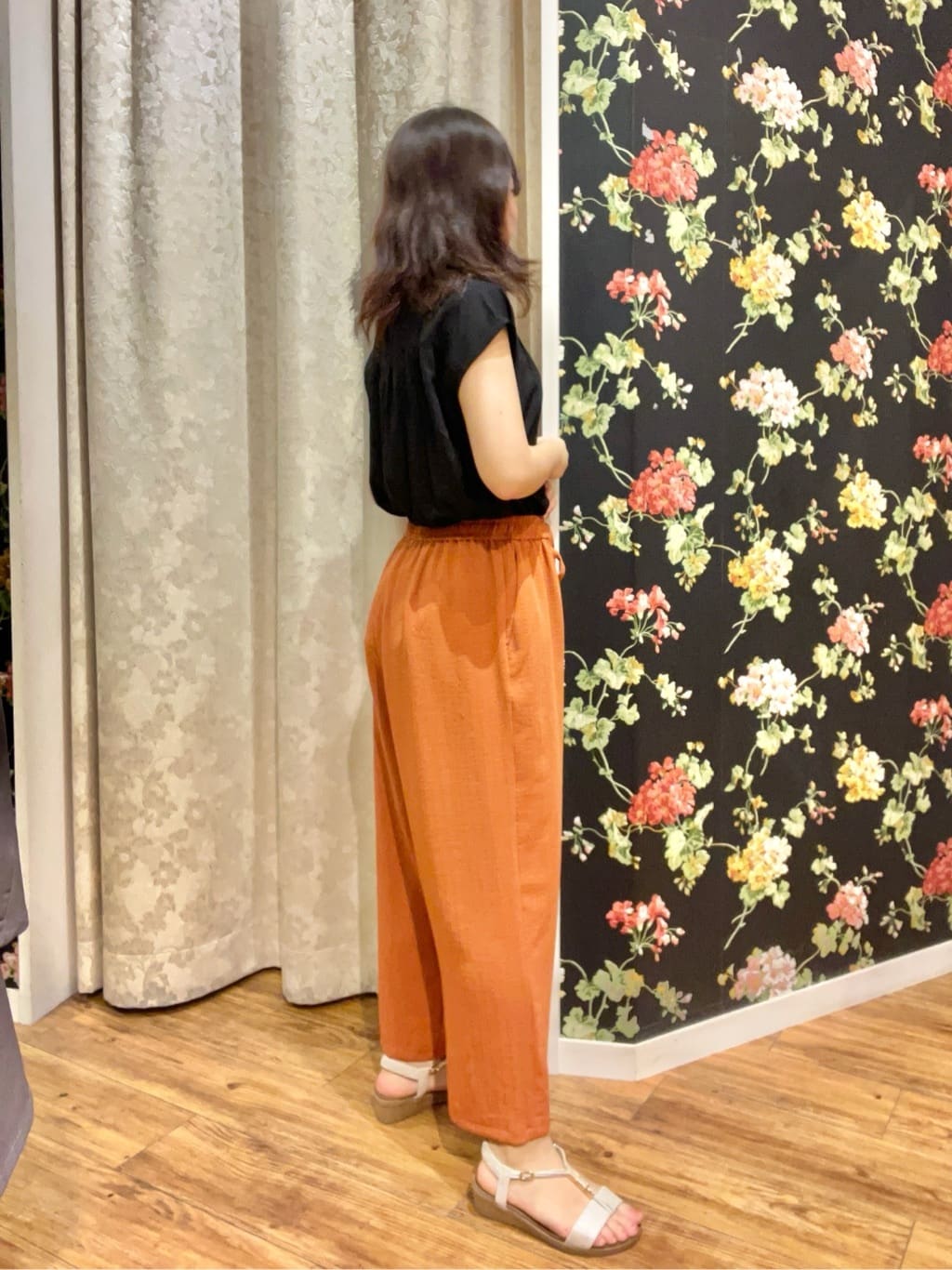 あもさんの「SHOO･LA･RUE｜【S-LL/洗濯後しわになりにくい】上品にきれい見え スラブギャザーブラウス」を使ったコーディネート