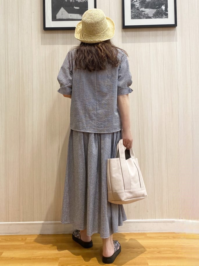 natsuさんの「SHOO･LA･RUE｜◆スパンコールベルトサンダル」を使ったコーディネート