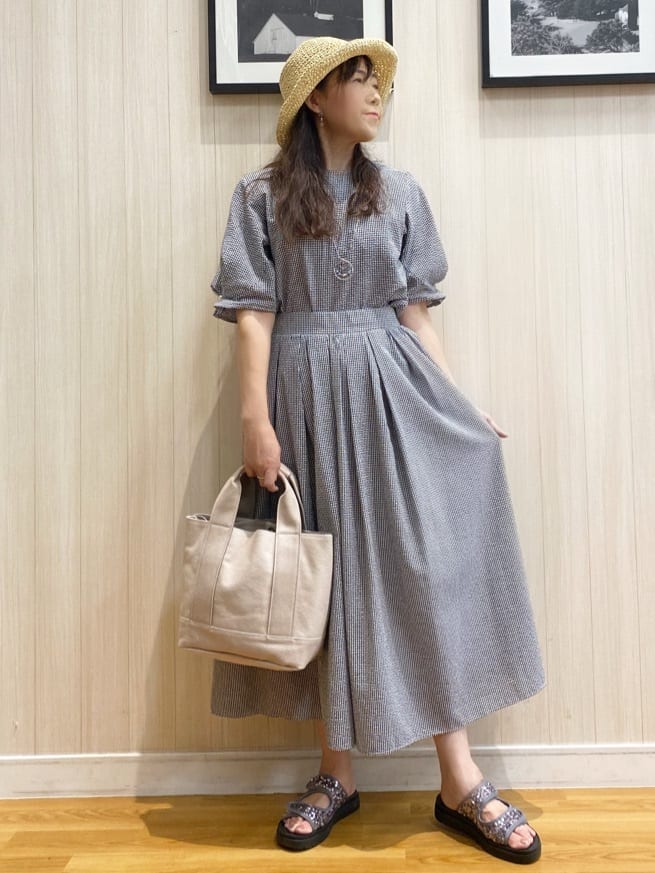 natsuさんの「SHOO･LA･RUE｜◆スパンコールベルトサンダル」を使ったコーディネート