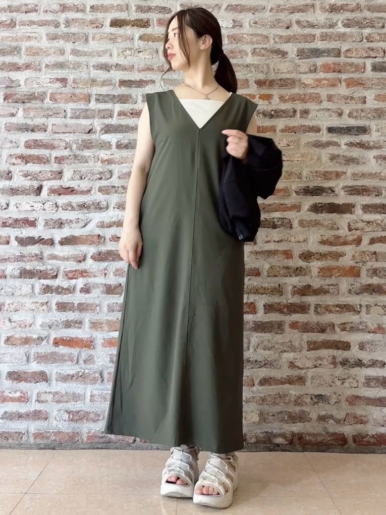 tokiさんの「THE SHOP TK｜【mizugiwa/ラッシュガード】フロントジップパーカ/セットアップ可/接触冷感/UVケア/洗濯機」を使ったコーディネート